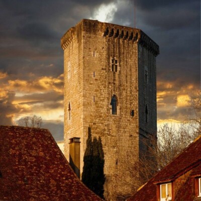 Complot, empoisonnement et secrets de famille : le sanglant secret de la tour Moncade